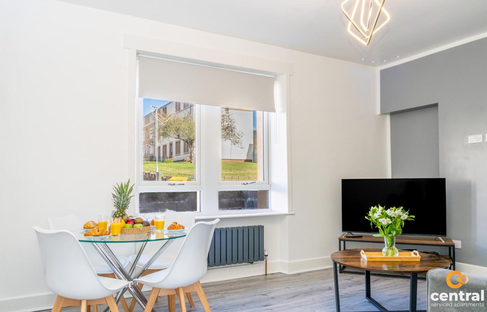 Central Serviced Apartments - 2 Bedroom - Free Street Parking - Fast Wifi - Smart Tvs In All Rooms - Ground Level - Family Neighbourhood - 3 X Double Beds - Heating 24-7 - Trade Stays - Weekly & Monthly Offers Dundee Luaran gambar