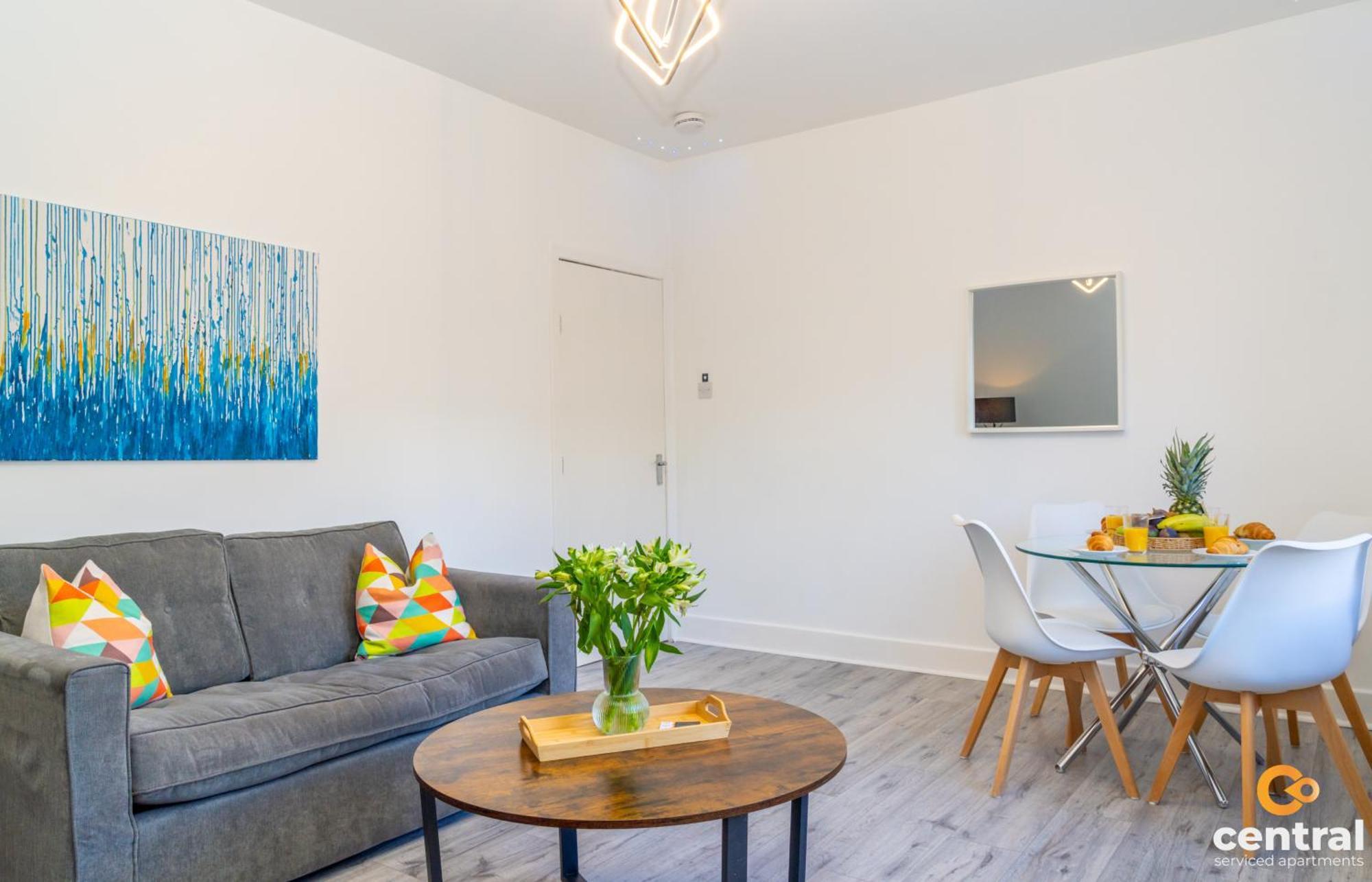 Central Serviced Apartments - 2 Bedroom - Free Street Parking - Fast Wifi - Smart Tvs In All Rooms - Ground Level - Family Neighbourhood - 3 X Double Beds - Heating 24-7 - Trade Stays - Weekly & Monthly Offers Dundee Luaran gambar