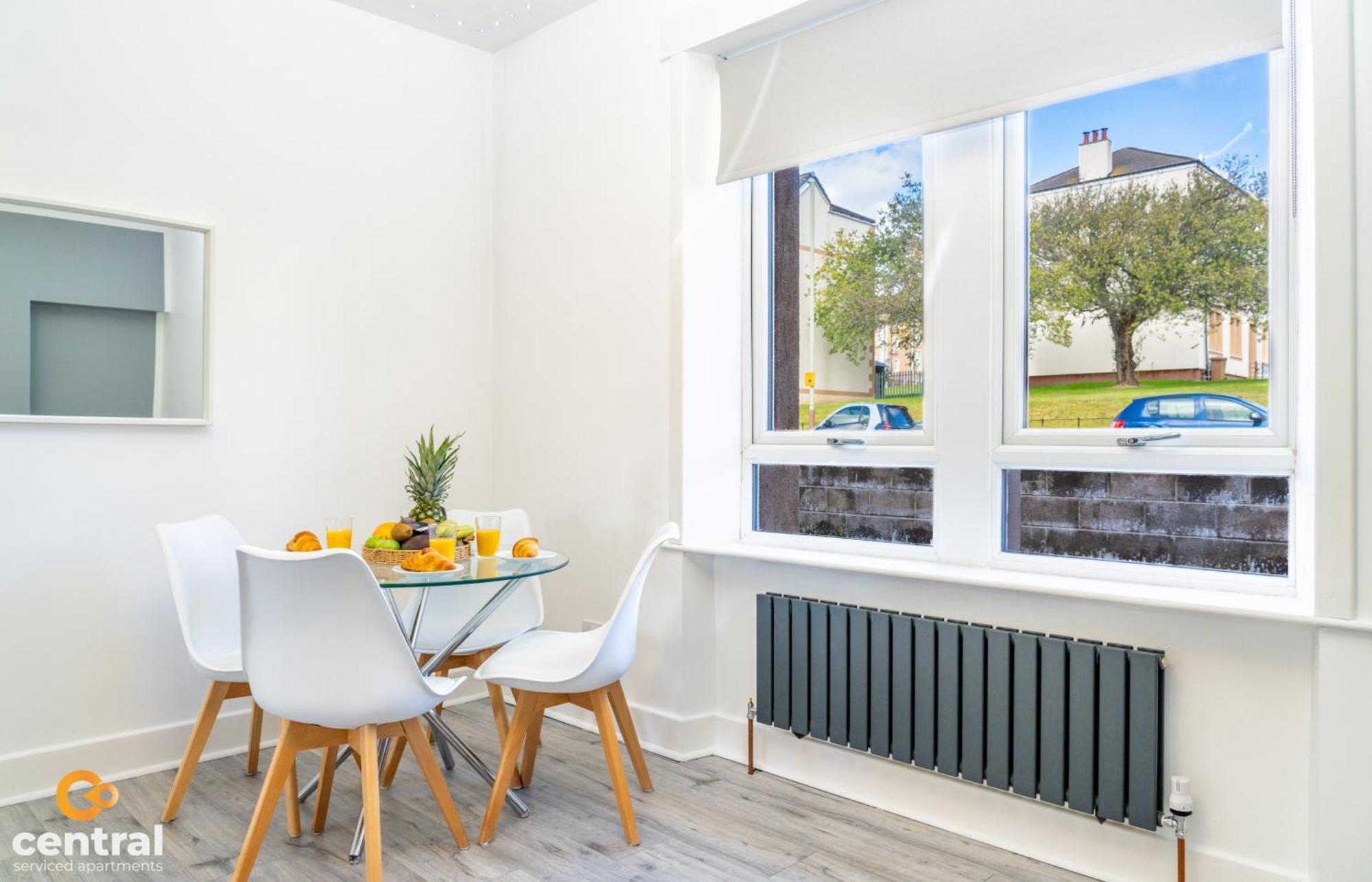 Central Serviced Apartments - 2 Bedroom - Free Street Parking - Fast Wifi - Smart Tvs In All Rooms - Ground Level - Family Neighbourhood - 3 X Double Beds - Heating 24-7 - Trade Stays - Weekly & Monthly Offers Dundee Luaran gambar