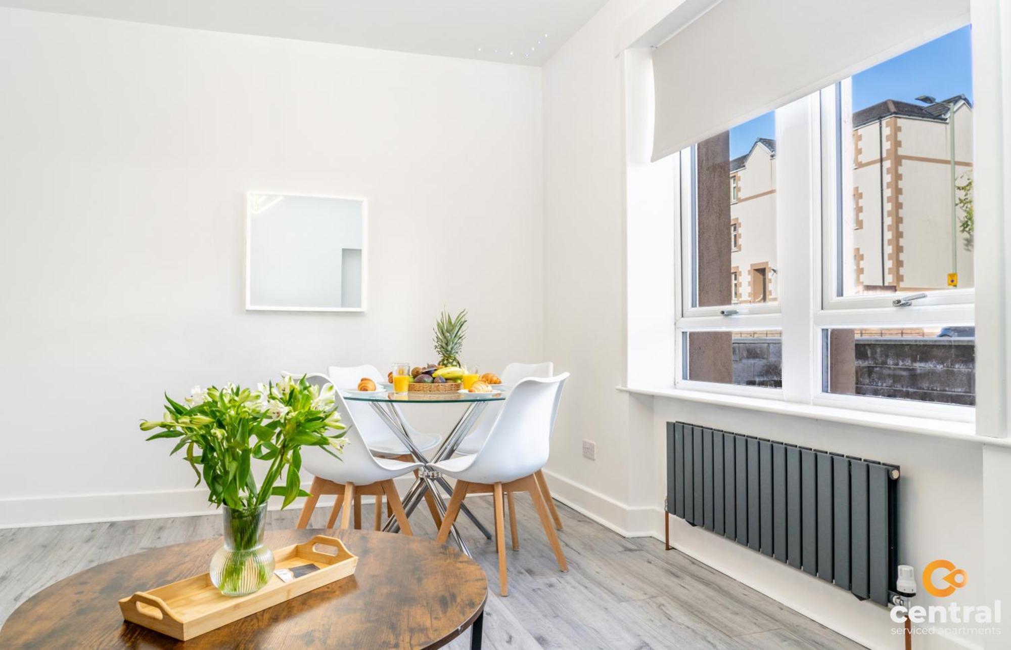 Central Serviced Apartments - 2 Bedroom - Free Street Parking - Fast Wifi - Smart Tvs In All Rooms - Ground Level - Family Neighbourhood - 3 X Double Beds - Heating 24-7 - Trade Stays - Weekly & Monthly Offers Dundee Luaran gambar