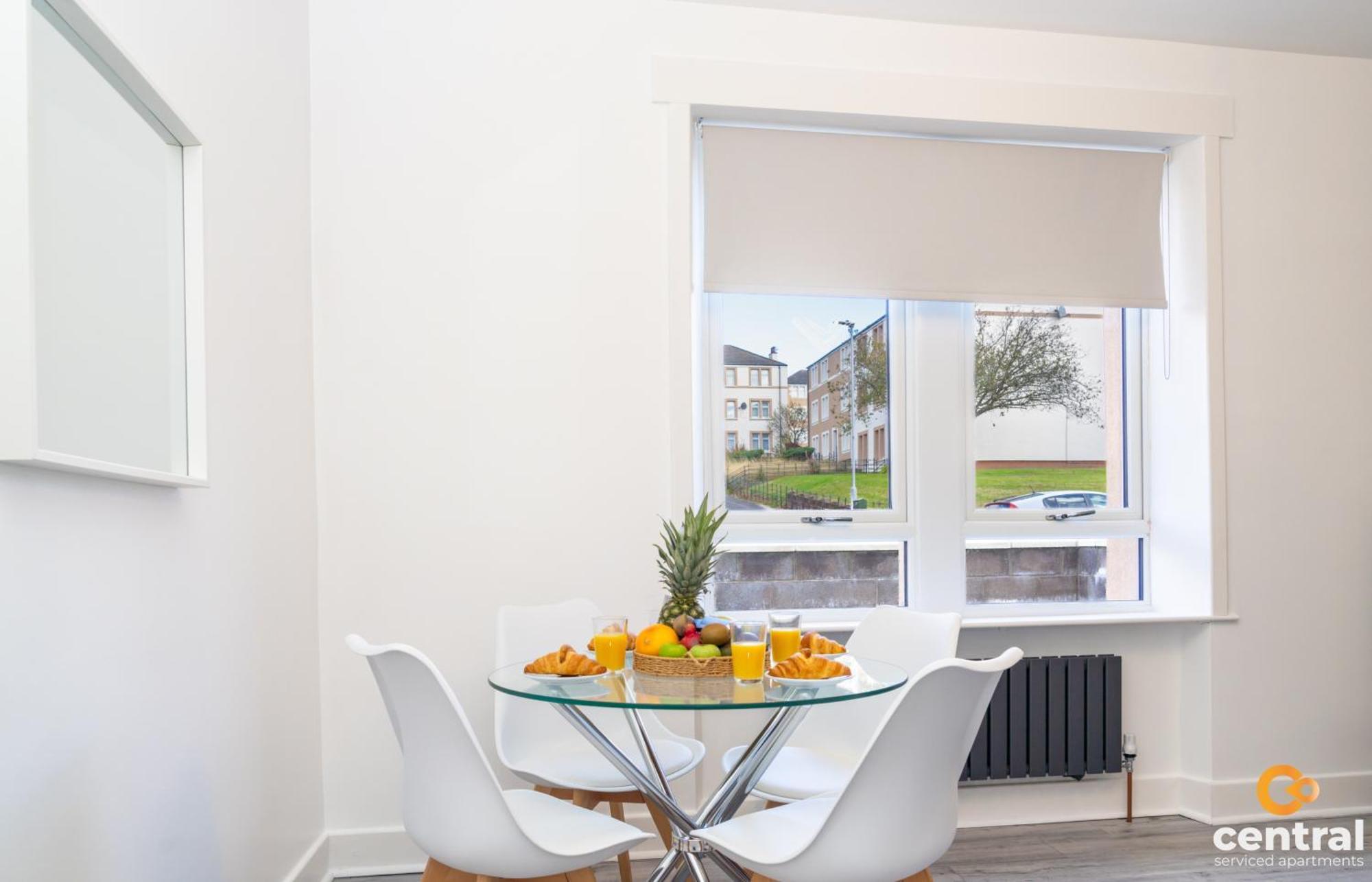 Central Serviced Apartments - 2 Bedroom - Free Street Parking - Fast Wifi - Smart Tvs In All Rooms - Ground Level - Family Neighbourhood - 3 X Double Beds - Heating 24-7 - Trade Stays - Weekly & Monthly Offers Dundee Luaran gambar