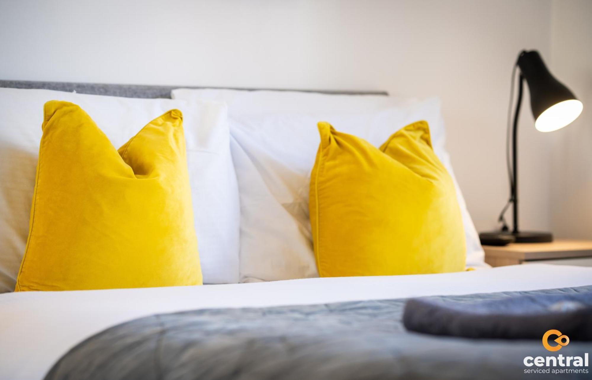 Central Serviced Apartments - 2 Bedroom - Free Street Parking - Fast Wifi - Smart Tvs In All Rooms - Ground Level - Family Neighbourhood - 3 X Double Beds - Heating 24-7 - Trade Stays - Weekly & Monthly Offers Dundee Luaran gambar
