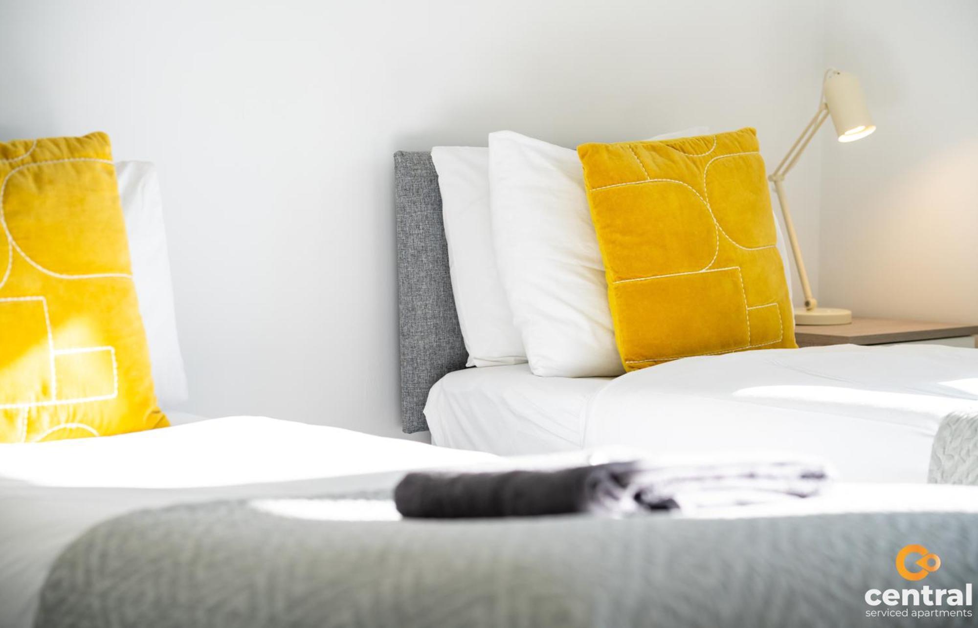 Central Serviced Apartments - 2 Bedroom - Free Street Parking - Fast Wifi - Smart Tvs In All Rooms - Ground Level - Family Neighbourhood - 3 X Double Beds - Heating 24-7 - Trade Stays - Weekly & Monthly Offers Dundee Luaran gambar